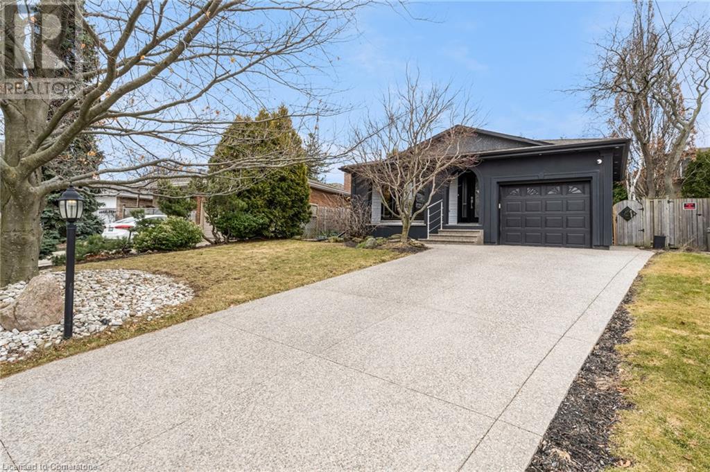 19 Minstrel Court Property Photo 1