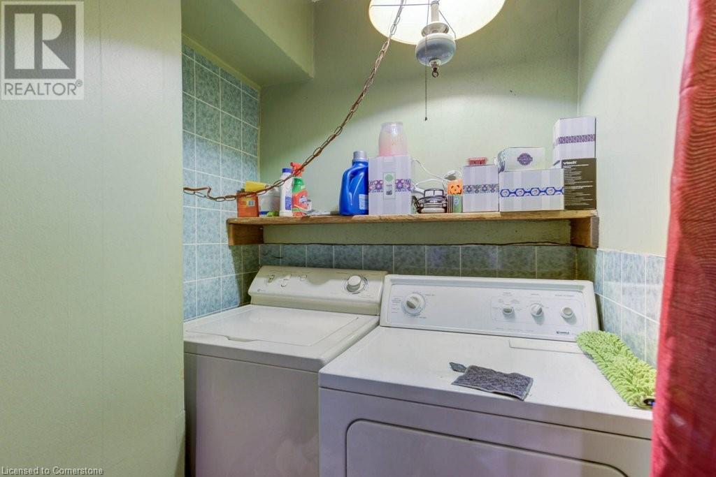 410 Queen Street S Property Photo 12