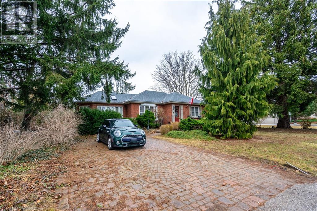 281 North Shore Boulevard W Property Photo