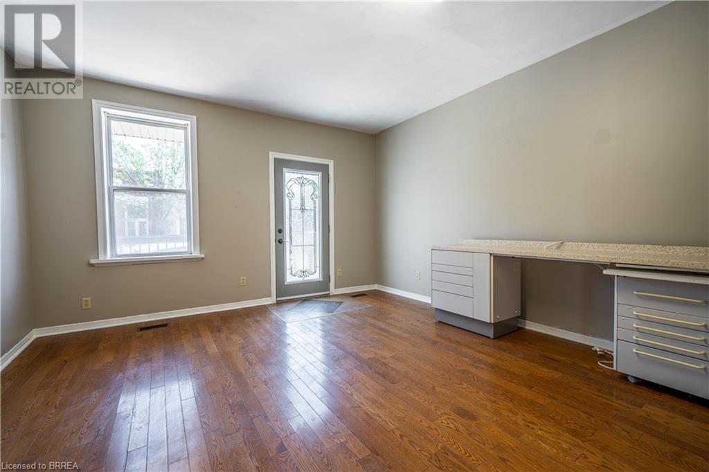 20 William Street Property Photo 10