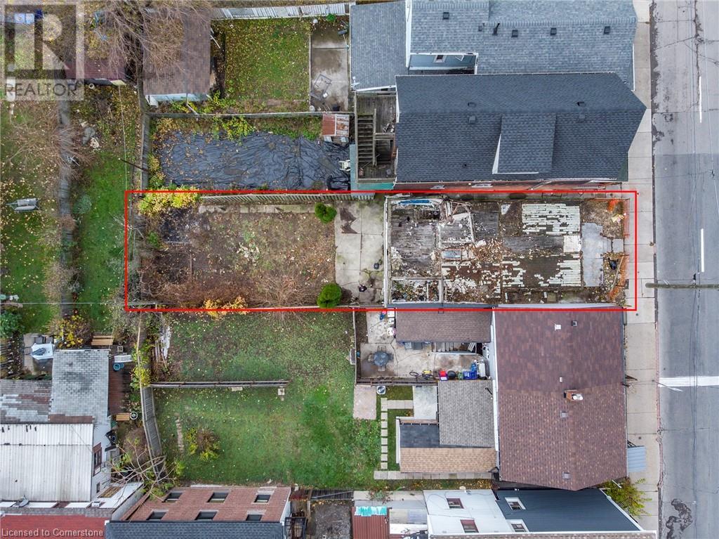 186 John Street N Property Photo