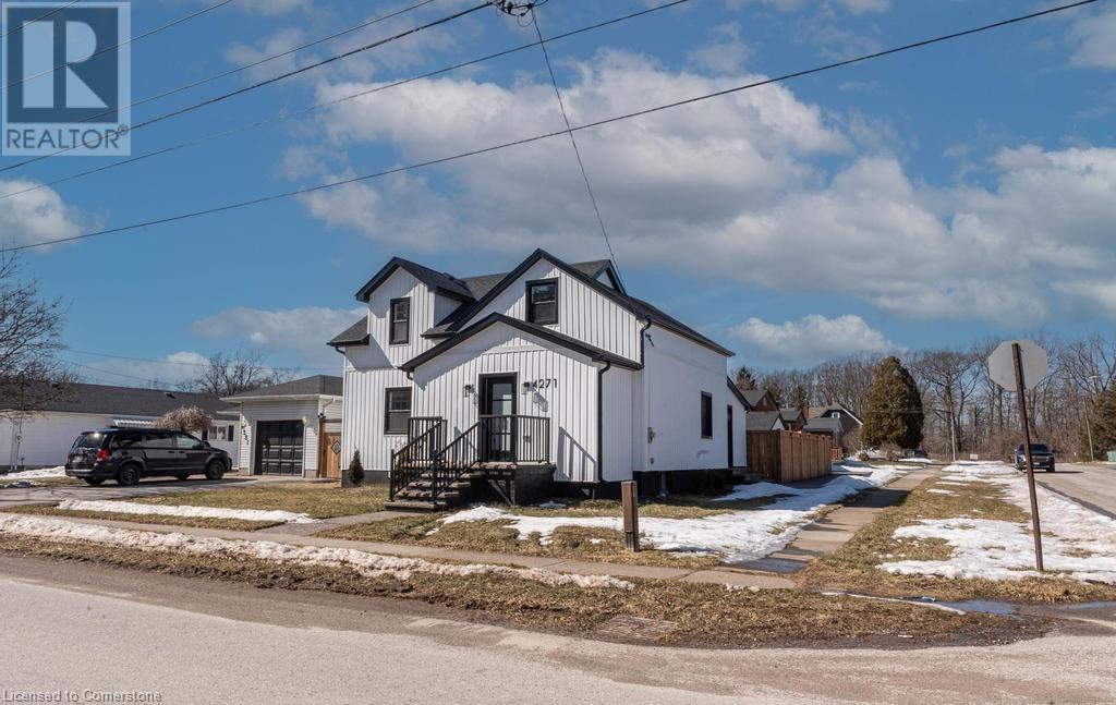 4271 Chippawa Parkway Property Photo