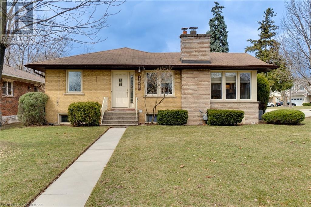 1435 Alfred Crescent Property Photo