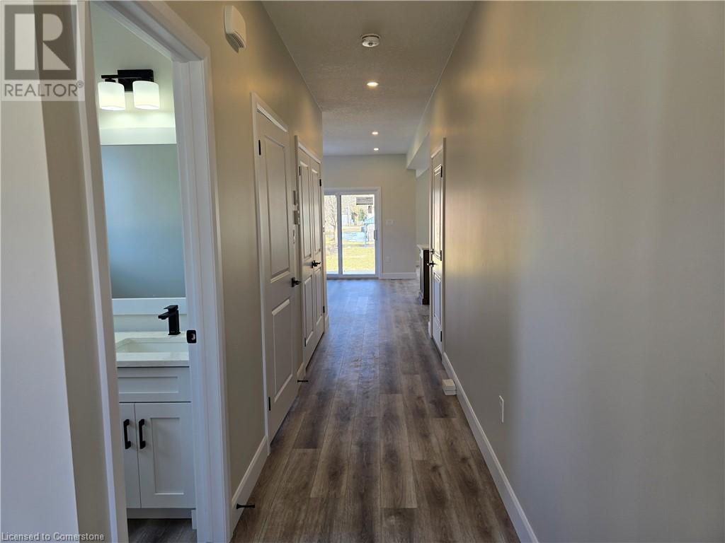 191 Queen Street Property Photo 9