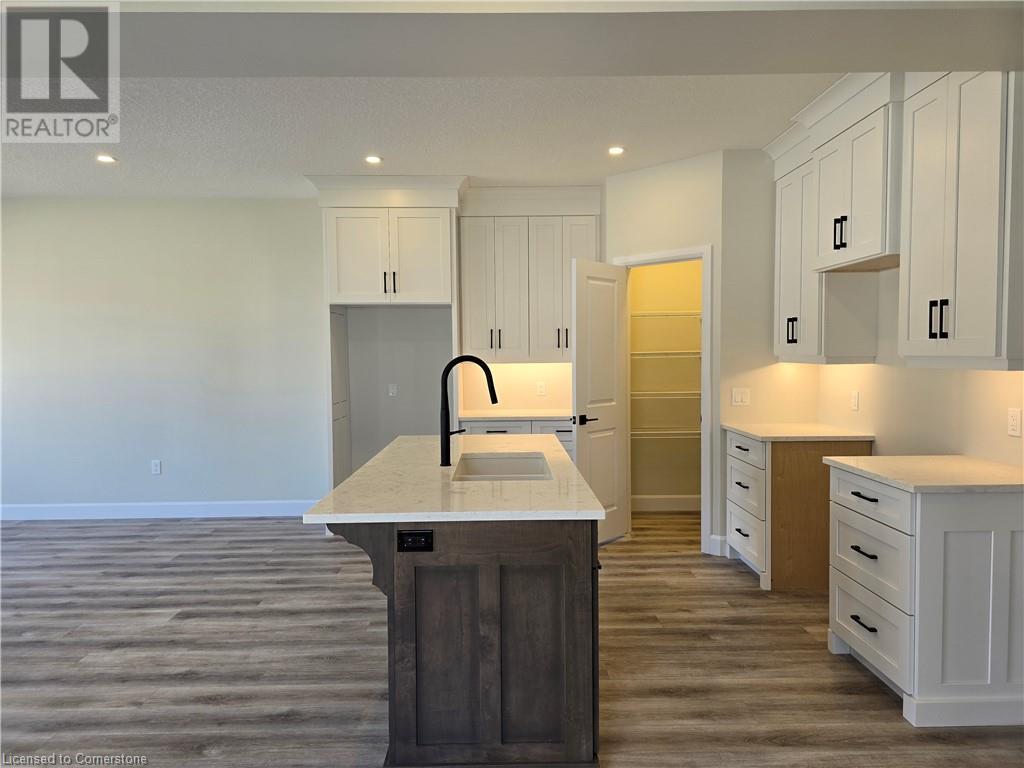 191 Queen Street Property Photo 11