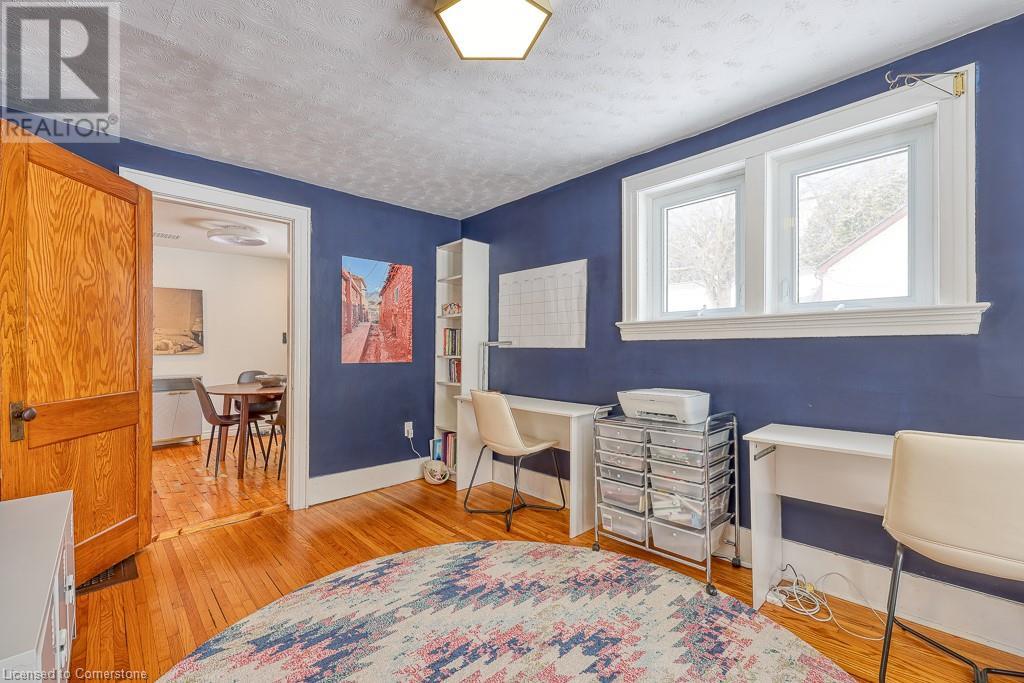 395 Holmes Street Property Photo 18
