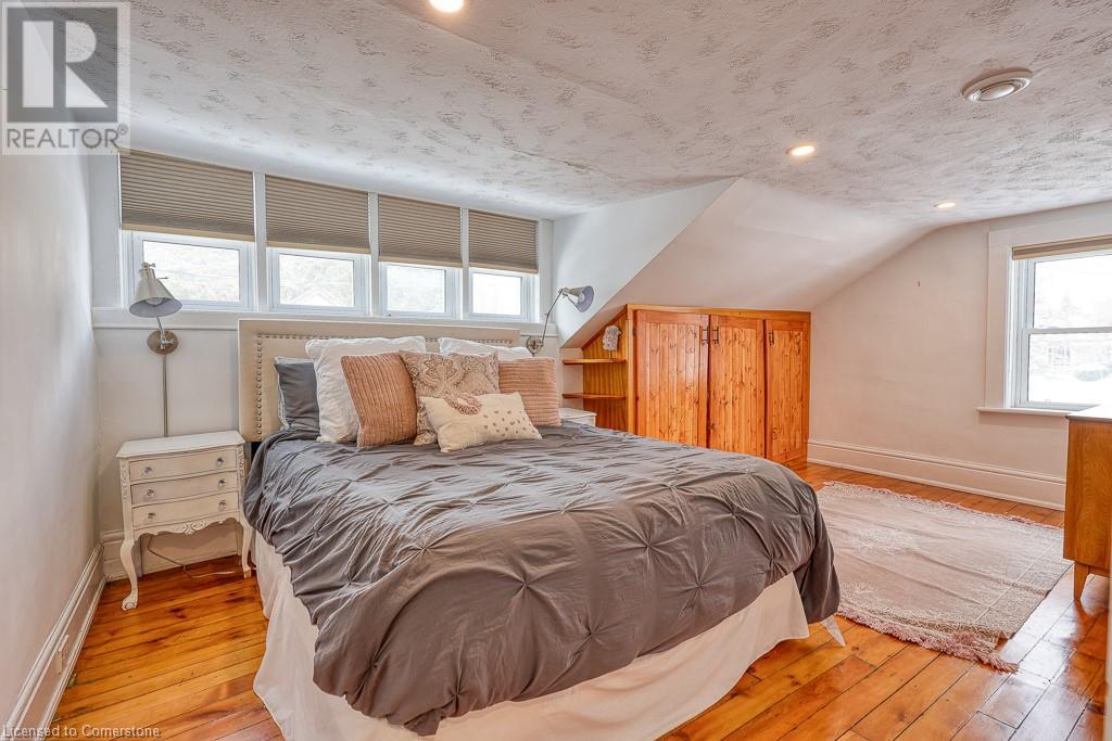 395 Holmes Street Property Photo 25