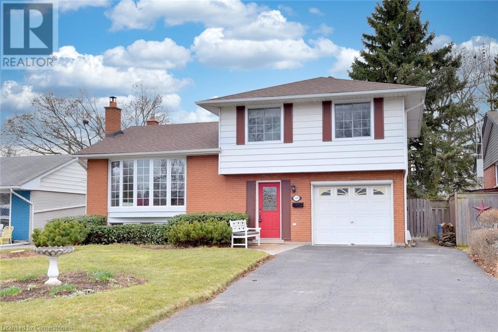 346 Dunlop Crescent Property Photo