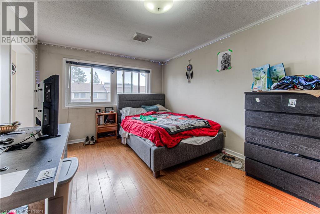 121 University Avenue E Unit# 9 Property Photo 18