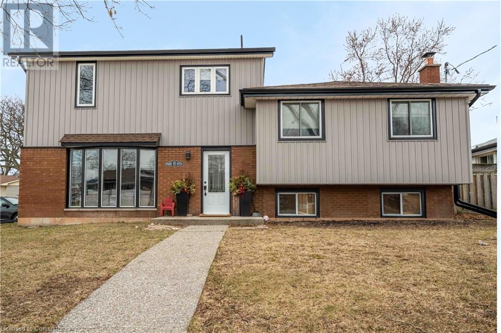 8 Banff Drive Property Photo 1