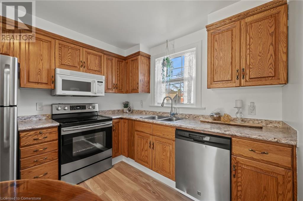 513 Speedvale Avenue E Property Photo
