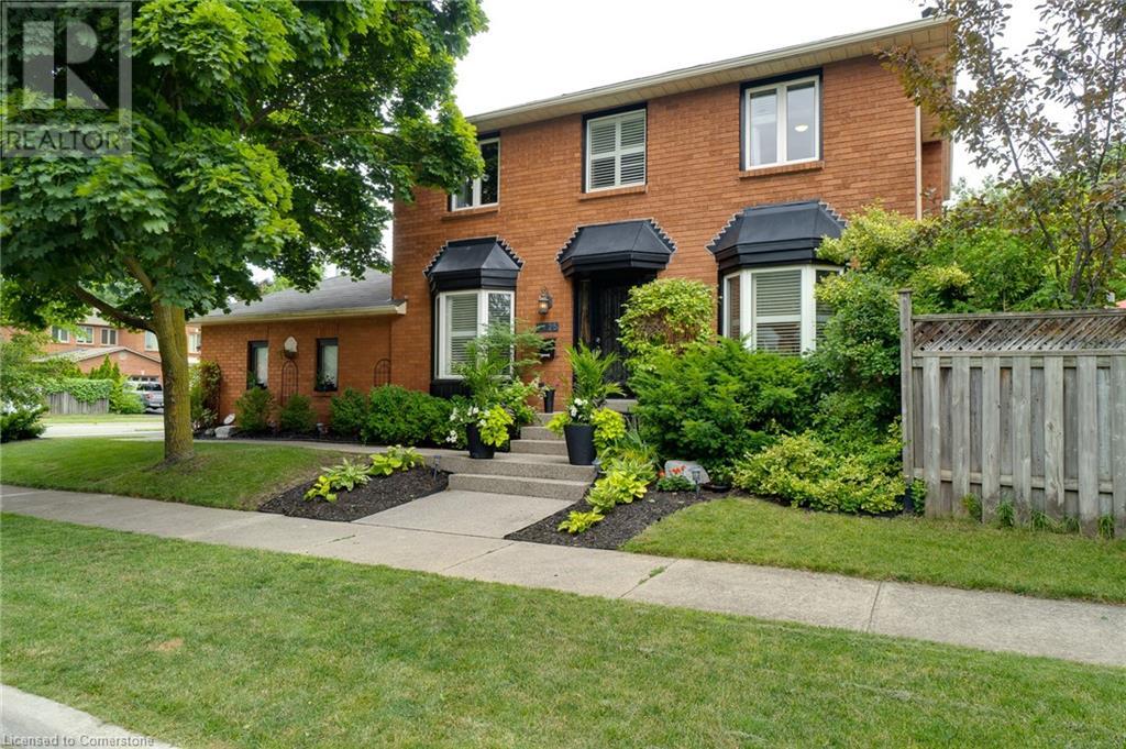 1125 GRANDEUR Crescent