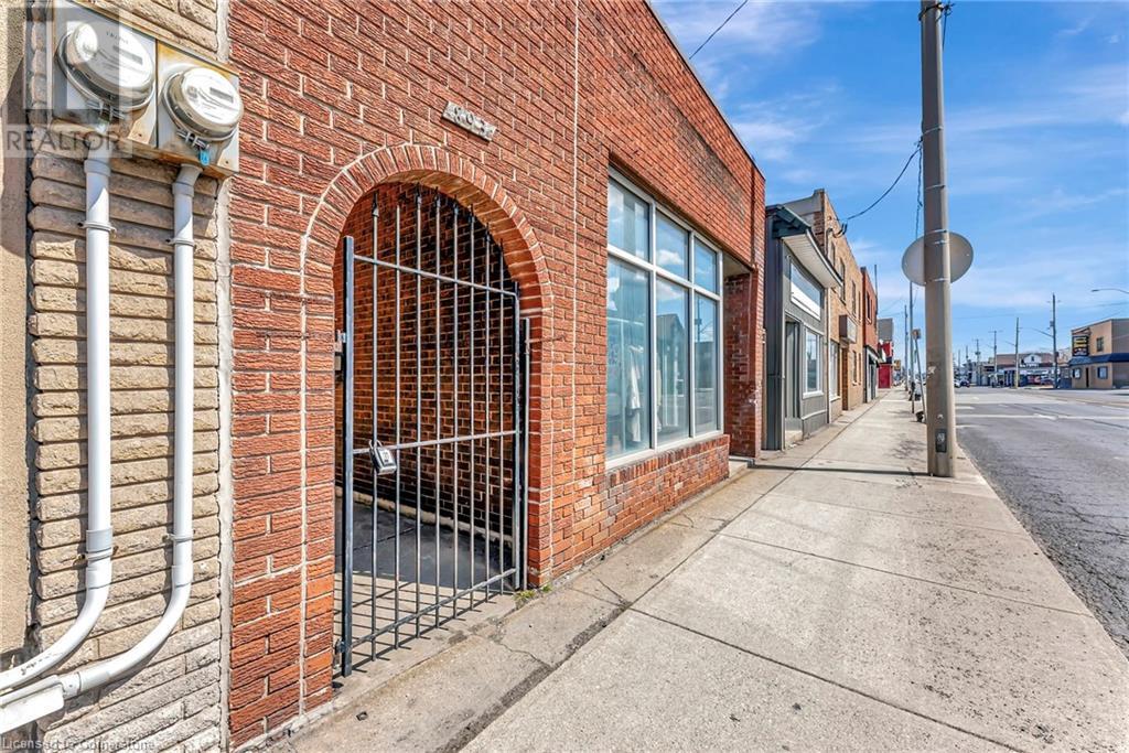 893 Barton Street E Property Photo 9