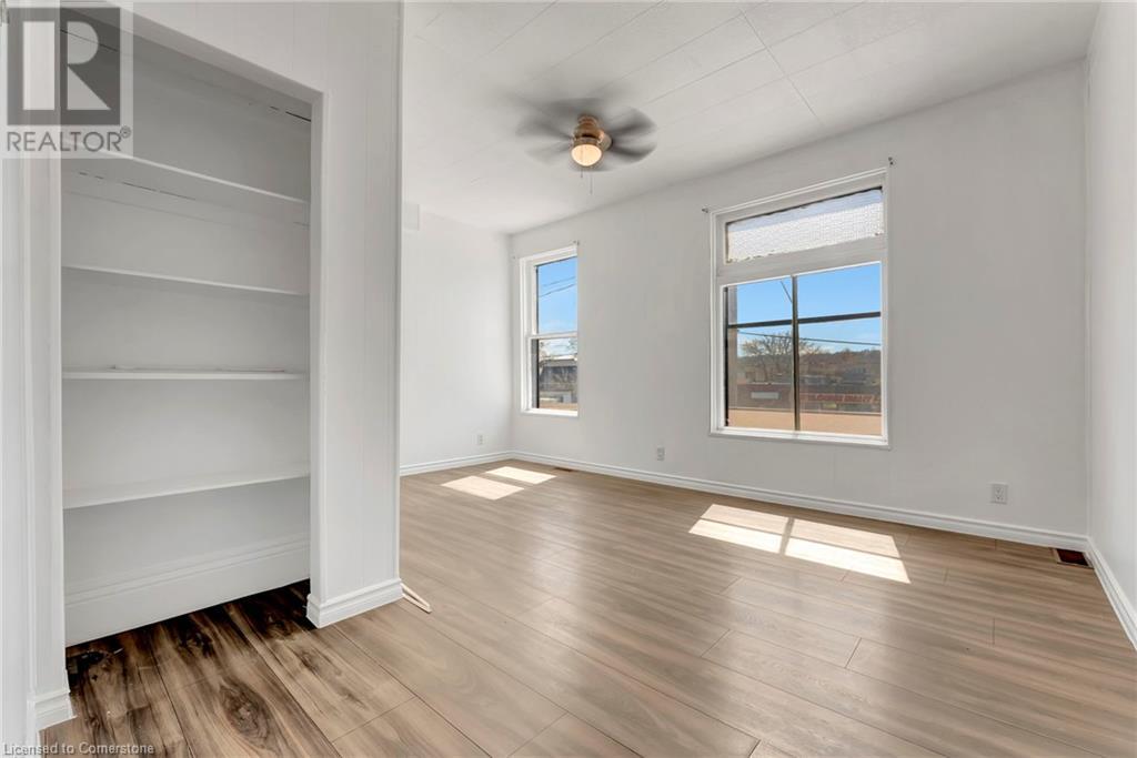 893 Barton Street E Property Photo 14