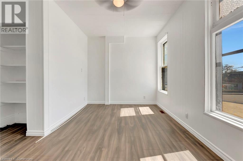 893 Barton Street E Property Photo 15