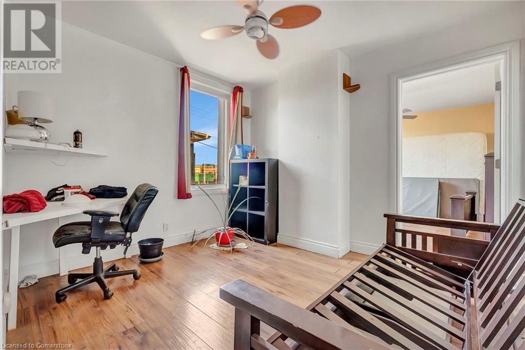 893 Barton Street E Property Photo 17