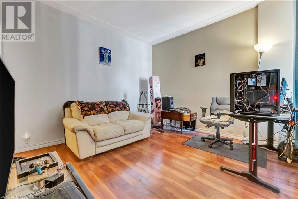 893 Barton Street E Property Photo 28