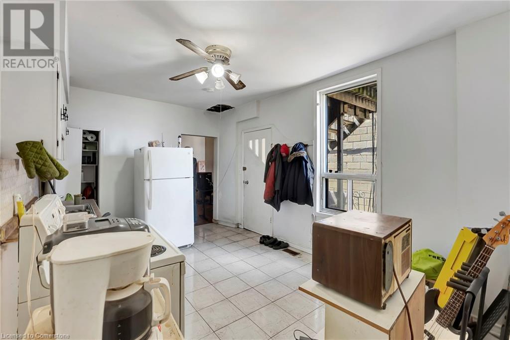 893 Barton Street E Property Photo 30