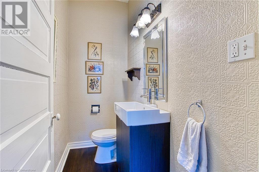 225 Broad Street E Property Photo 23