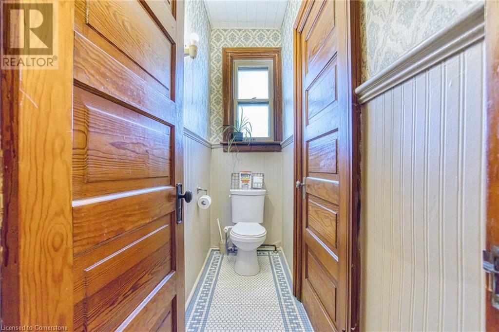 225 Broad Street E Property Photo 35