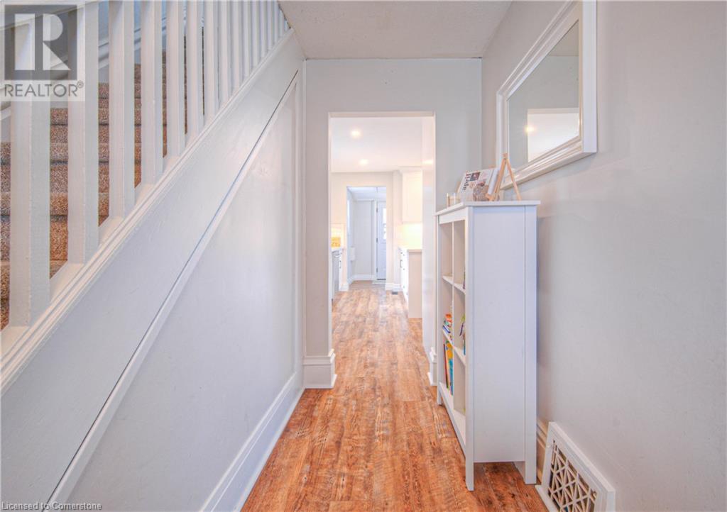 58 Stanley Street Property Photo 4
