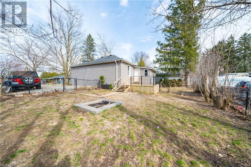 21 Renfrew Street E Property Photo 26