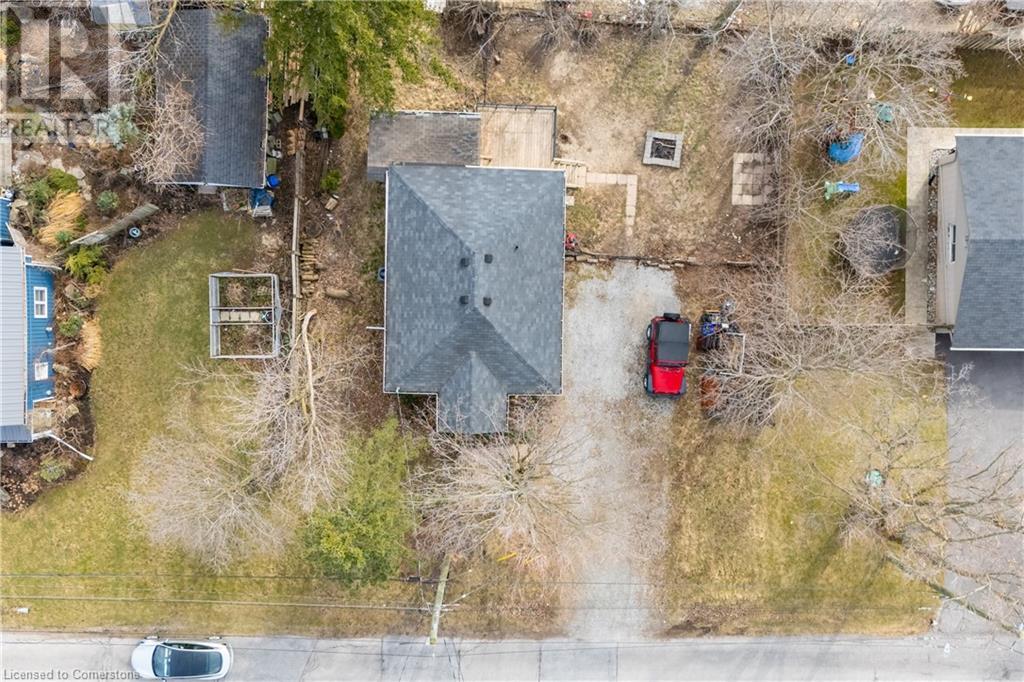 21 Renfrew Street E Property Photo 30