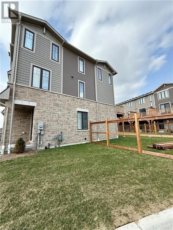 106 Hollywood Court Property Photo 24