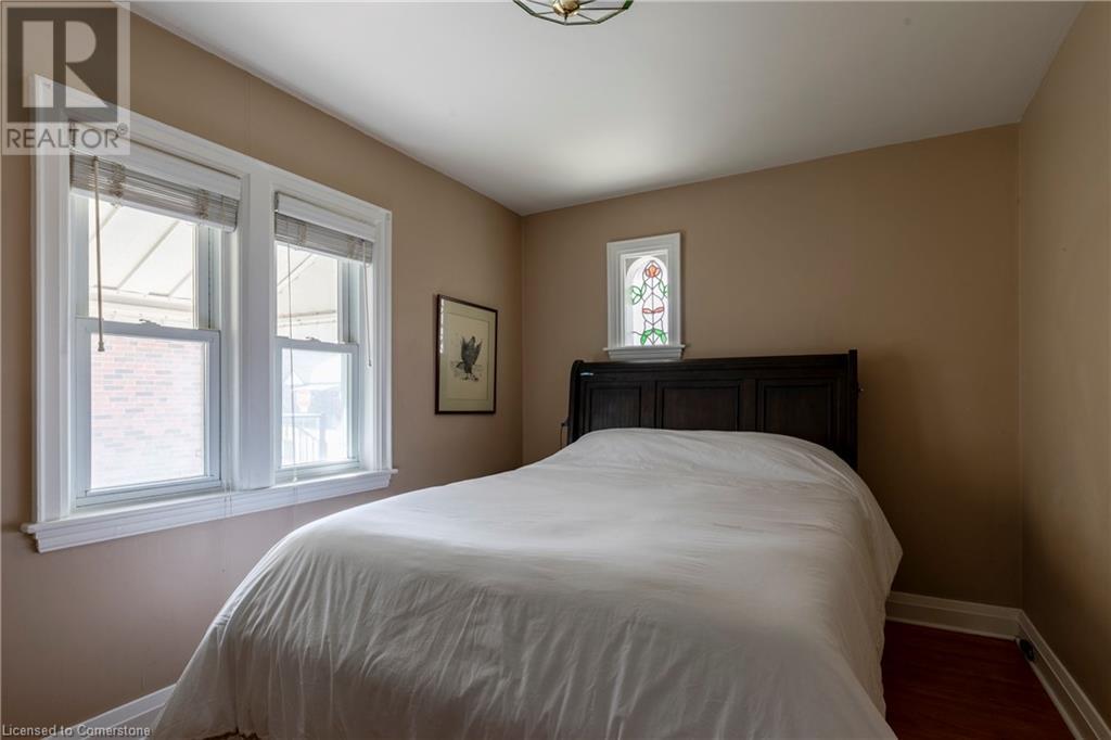 57 Cameron Avenue S Property Photo 12