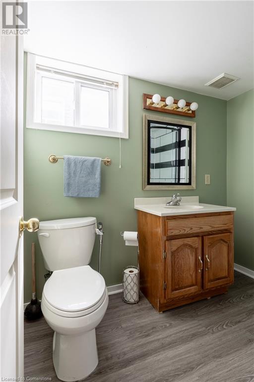 57 Cameron Avenue S Property Photo 20