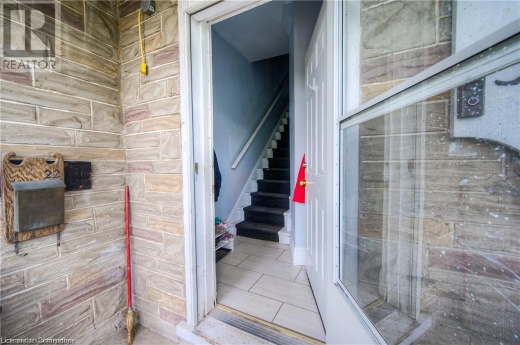 332 Queen Street W Property Photo 13