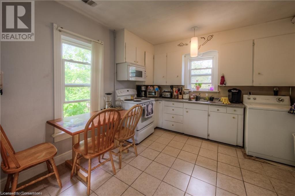 332 Queen Street W Property Photo 19