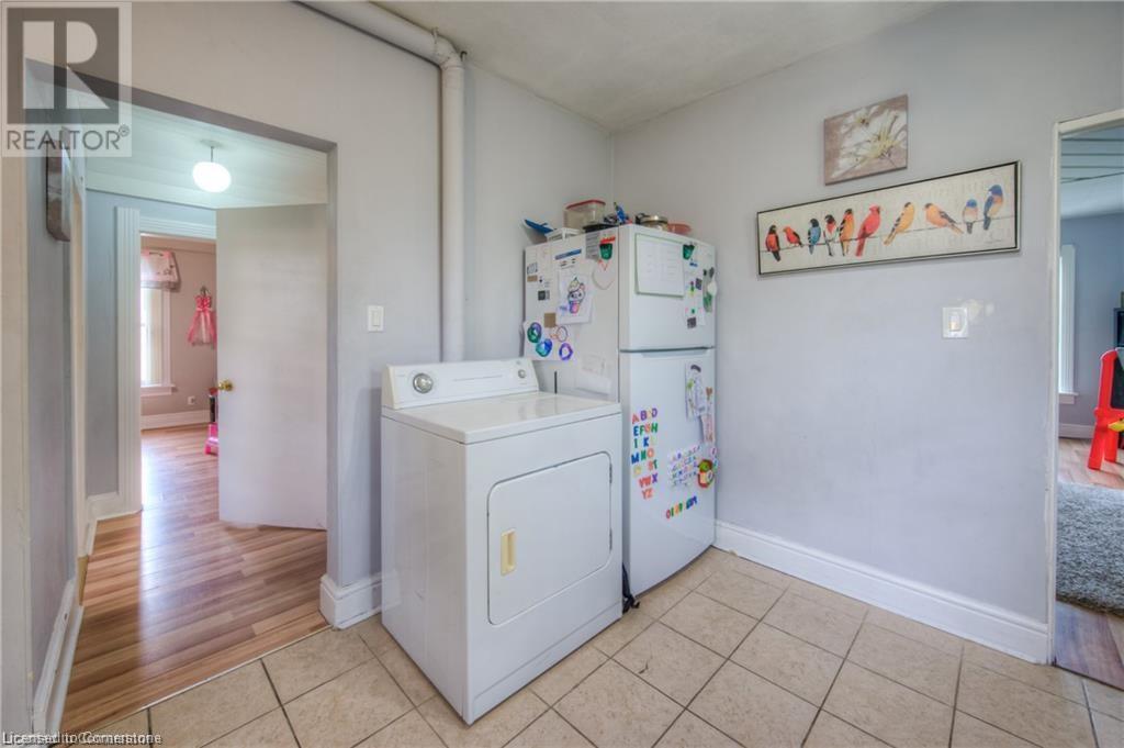 332 Queen Street W Property Photo 21