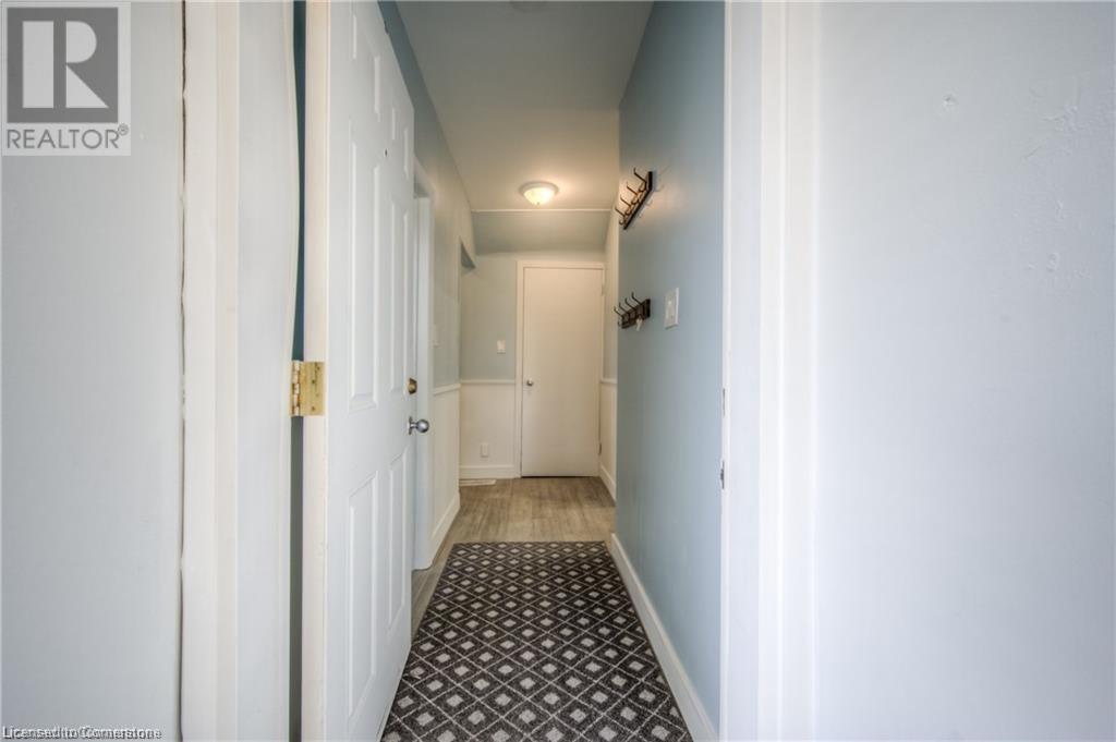 332 Queen Street W Property Photo 29