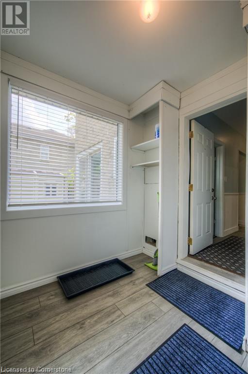 332 Queen Street W Property Photo 30