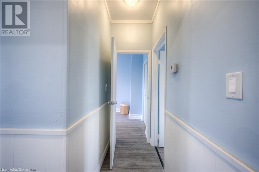 332 Queen Street W Property Photo 41