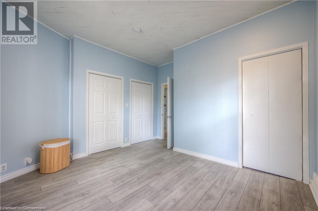 332 Queen Street W Property Photo 43
