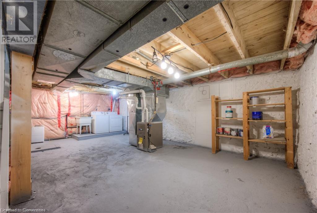 332 Queen Street W Property Photo 46