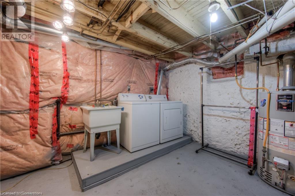 332 Queen Street W Property Photo 47