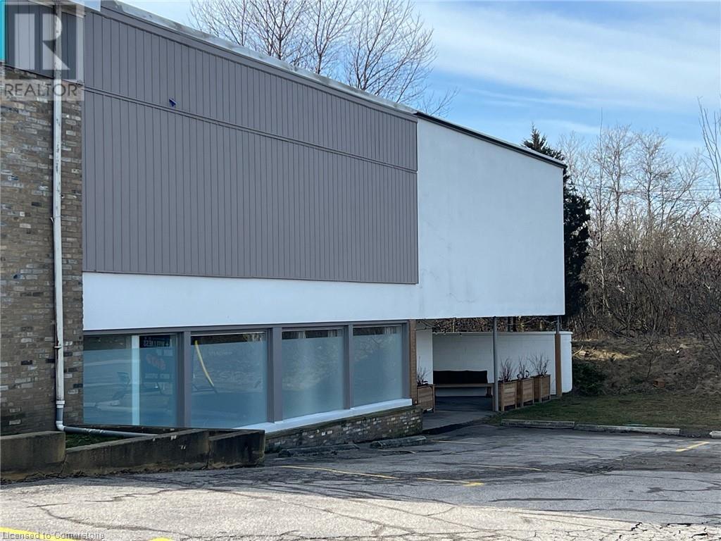 100 Dundas Street E Property Photo 3