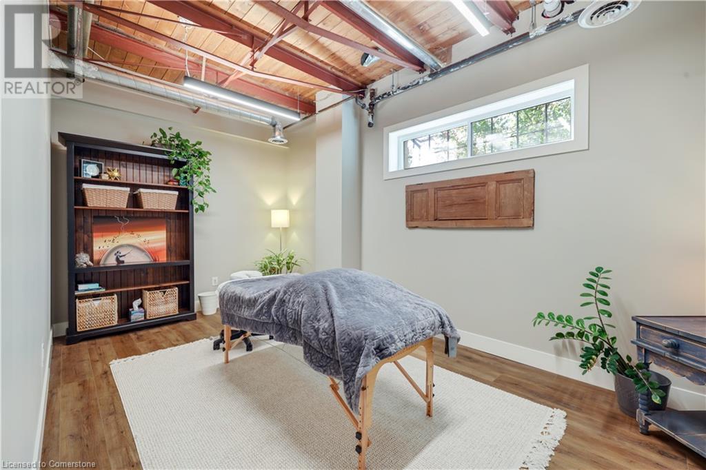 100 Dundas Street E Property Photo 20