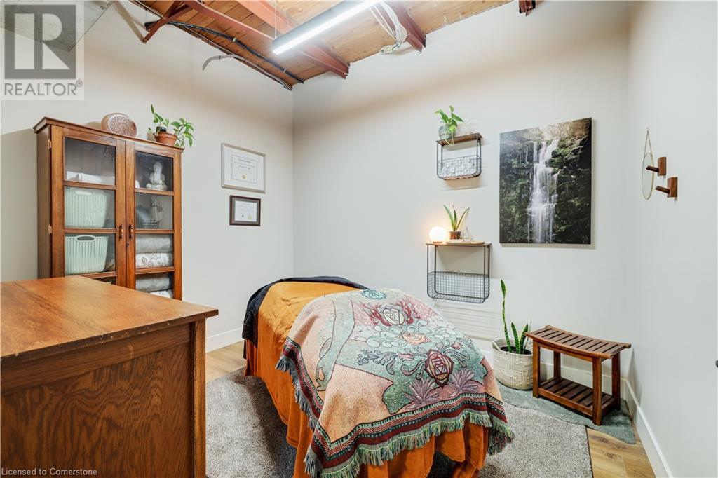 100 Dundas Street E Property Photo 21