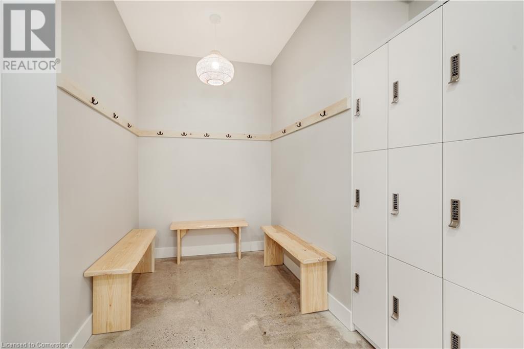 100 Dundas Street E Property Photo 33