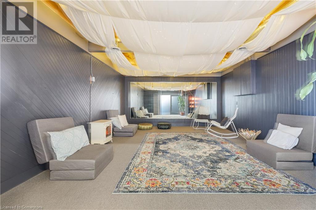100 Dundas Street E Property Photo 17
