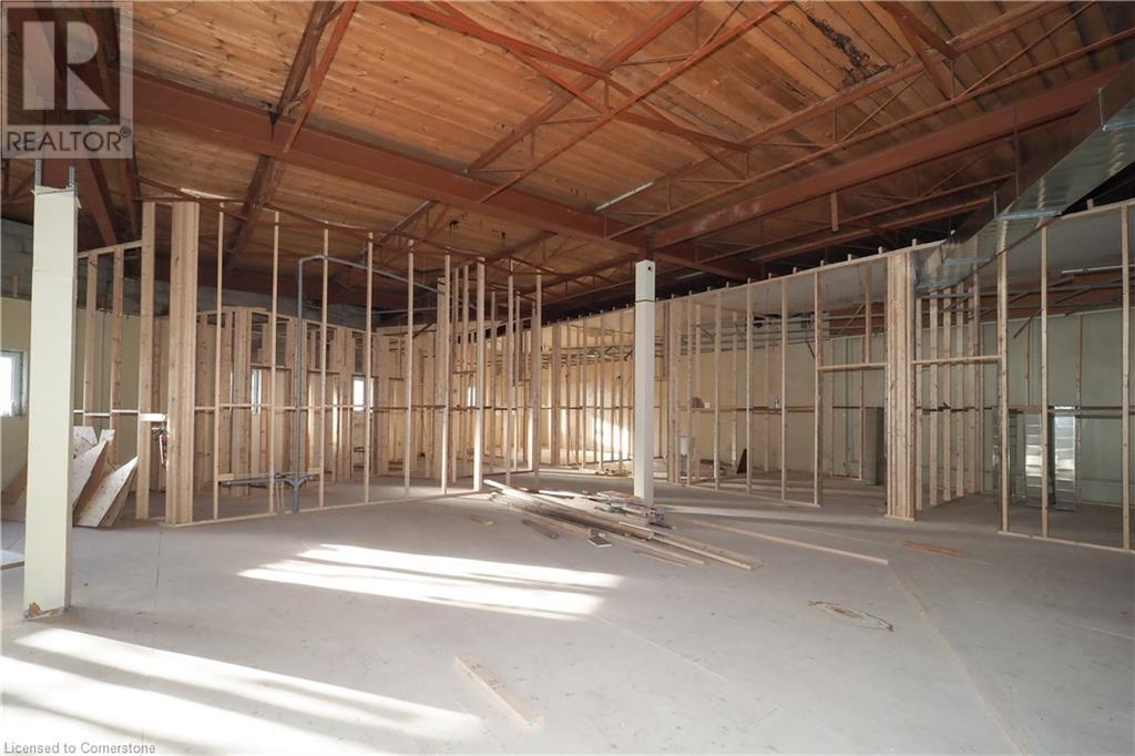 100 Dundas Street E Property Photo 39