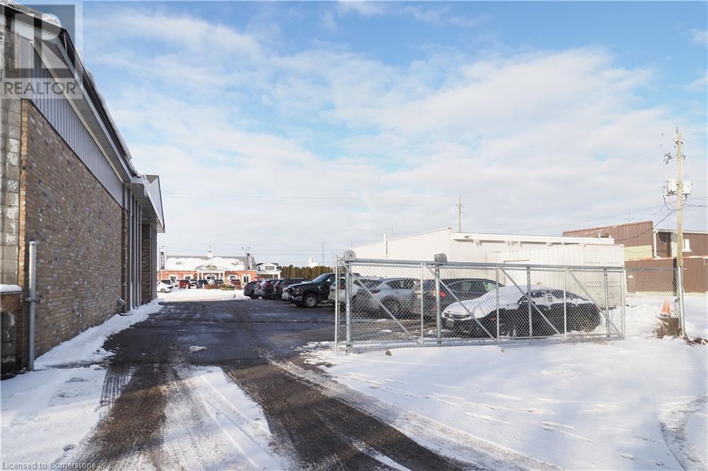 100 Dundas Street E Property Photo 41