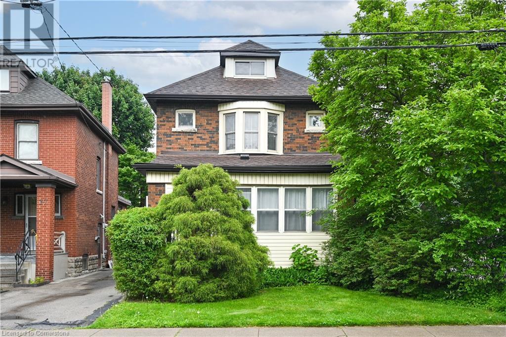 21 Paisley Avenue S Property Photo 1