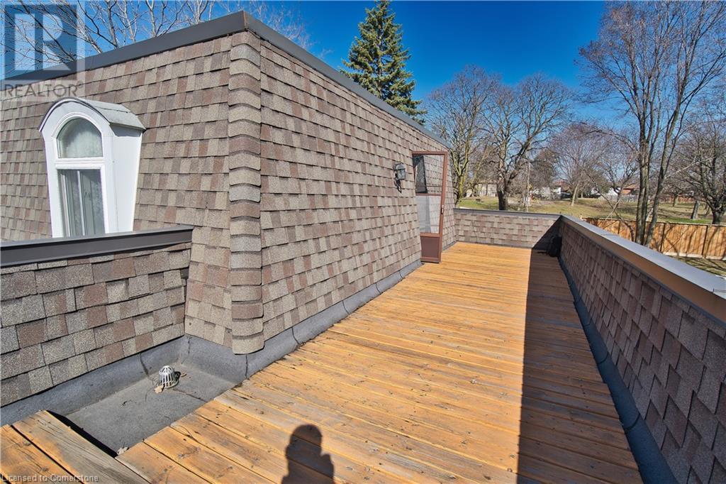 463 Lolita Gardens Property Photo 2
