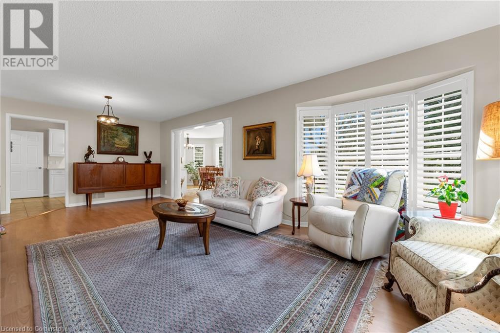 370 Silverbirch Boulevard Unit# 28 Property Photo 8