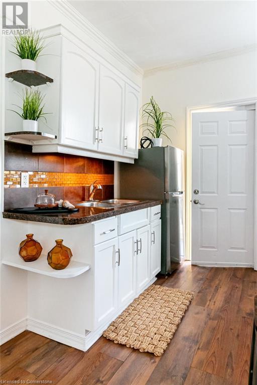 235 Young Street Property Photo 10